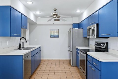Condo in Bradenton, Florida, 3 bedrooms № 2230474 - photo 14