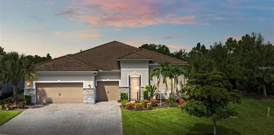 House in Bradenton, Florida 3 bedrooms, 278.34 sq.m. № 1801774