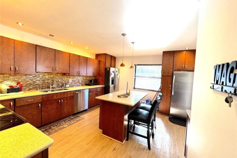 House in Tamarac, Florida 3 bedrooms, 192.59 sq.m. № 2029925 - photo 15