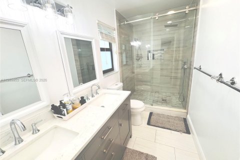 House in Tamarac, Florida 3 bedrooms, 192.59 sq.m. № 2029925 - photo 19