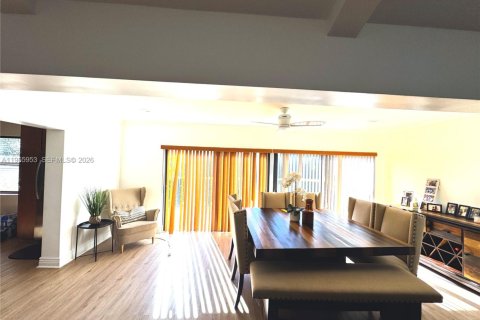 House in Tamarac, Florida 3 bedrooms, 192.59 sq.m. № 2029925 - photo 7