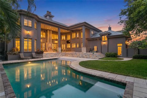 Casa en venta en Saint Petersburg, Florida, 4 dormitorios, 523.97 m2 № 2220526 - foto 4