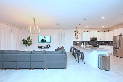 Casa en venta en Kissimmee, Florida, 8 dormitorios, 398.46 m2 № 2166746 - foto 26