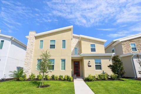 House in Kissimmee, Florida 8 bedrooms, 398.46 sq.m. № 2166746
