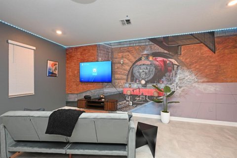 Casa en venta en Kissimmee, Florida, 8 dormitorios, 398.46 m2 № 2166746 - foto 12