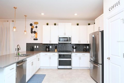 Casa en venta en Kissimmee, Florida, 8 dormitorios, 398.46 m2 № 2166746 - foto 24