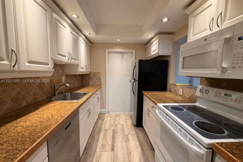 Condo in Miami, Florida, 2 bedrooms  № 2006108