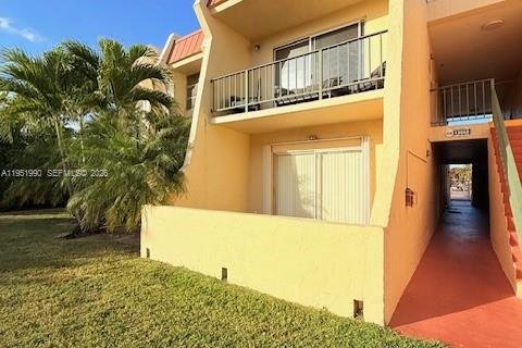 Condominio en alquiler en Miami, Florida, 2 dormitorios, 94.95 m2 № 2006108 - foto 18