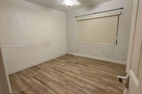 Condo in Miami, Florida, 2 bedrooms  № 2006108 - photo 7