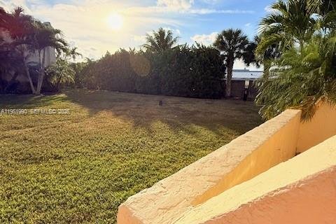 Condominio en alquiler en Miami, Florida, 2 dormitorios, 94.95 m2 № 2006108 - foto 19