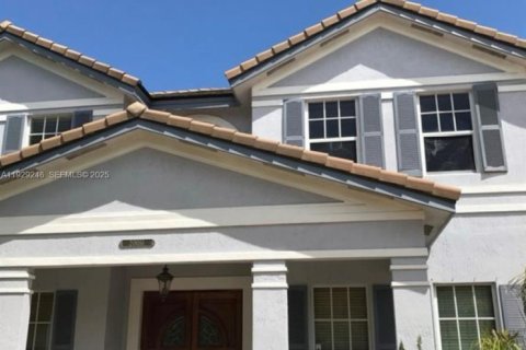 Villa ou maison à Miami, Floride 5 chambres, 241.36 m2 № 2034216