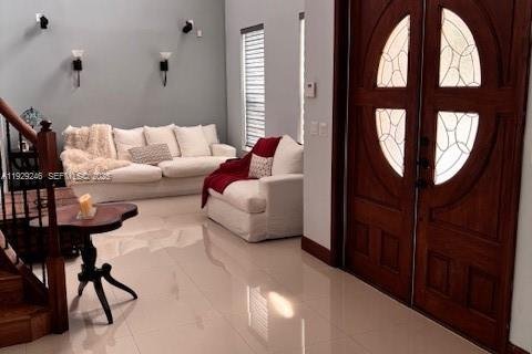 Купить виллу или дом в Майами, Флорида 5 спален, 241.36м2, № 2034216 - фото 3