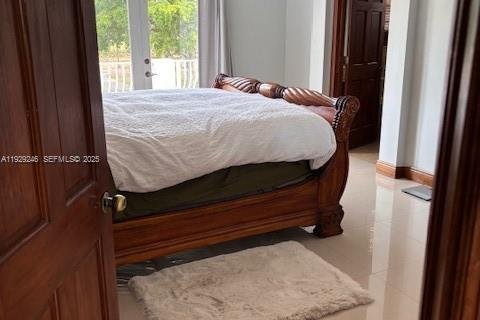 Купить виллу или дом в Майами, Флорида 5 спален, 241.36м2, № 2034216 - фото 13