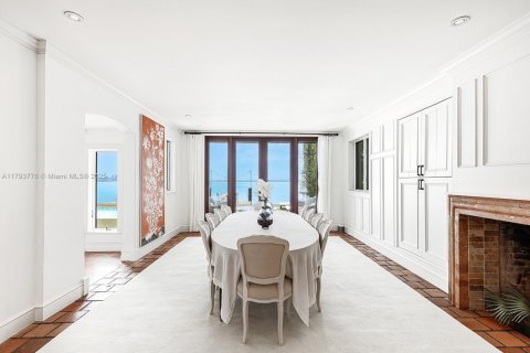 Casa en venta en Miami Beach, Florida, 5 dormitorios, 648.18 m2 № 1959026 - foto 6