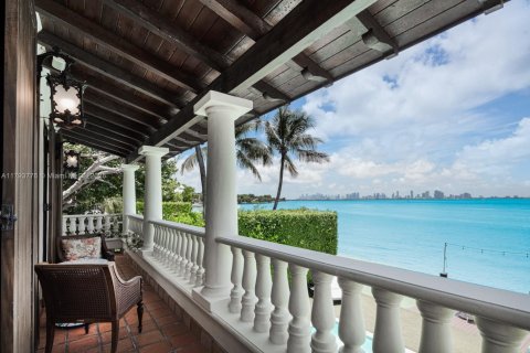 Casa en venta en Miami Beach, Florida, 5 dormitorios, 648.18 m2 № 1959026 - foto 10