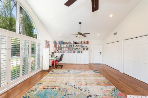 Снять в аренду виллу или дом в Пальметто-Бей, Флорида 4 спальни, 347.36м2, № 2060610 - фото 26