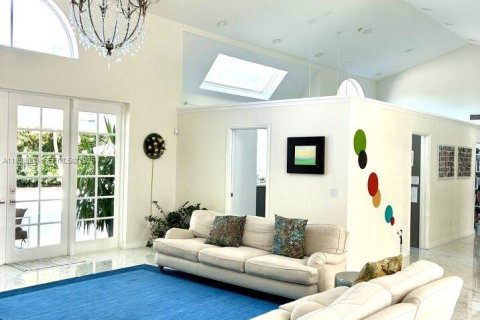 Снять в аренду виллу или дом в Пальметто-Бей, Флорида 4 спальни, 347.36м2, № 2060610 - фото 6