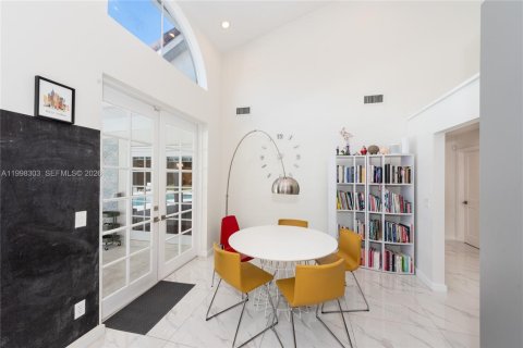 Снять в аренду виллу или дом в Пальметто-Бей, Флорида 4 спальни, 347.36м2, № 2060610 - фото 20