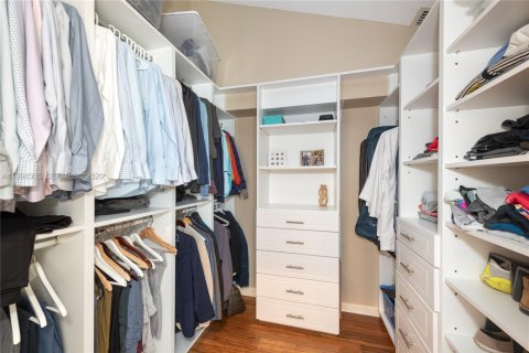 Снять в аренду виллу или дом в Пальметто-Бей, Флорида 4 спальни, 347.36м2, № 2060610 - фото 25