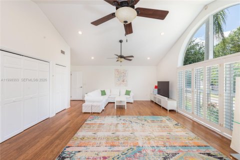 Снять в аренду виллу или дом в Пальметто-Бей, Флорида 4 спальни, 347.36м2, № 2060610 - фото 27