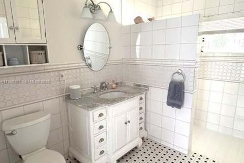 Снять в аренду виллу или дом в Пальметто-Бей, Флорида 4 спальни, 347.36м2, № 2060610 - фото 17