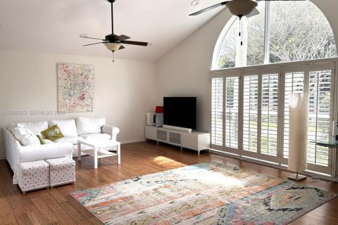 Снять в аренду виллу или дом в Пальметто-Бей, Флорида 4 спальни, 347.36м2, № 2060610 - фото 11