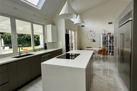 Снять в аренду виллу или дом в Пальметто-Бей, Флорида 4 спальни, 347.36м2, № 2060610 - фото 8