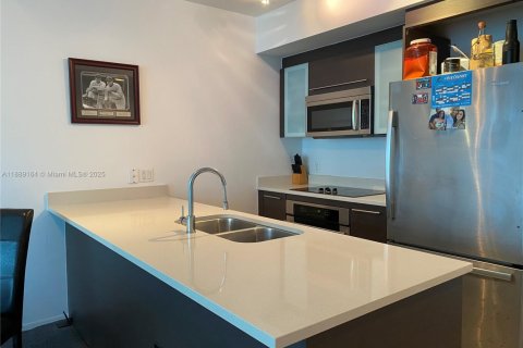 Снять в аренду кондоминиум в Майами, Флорида 1 спальня, 68.56м2, № 1944088 - фото 4