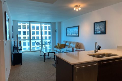 Снять в аренду кондоминиум в Майами, Флорида 1 спальня, 68.56м2, № 1944088 - фото 3