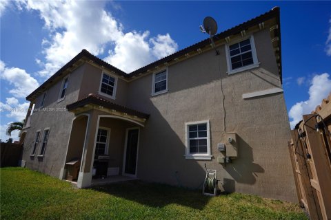 House in Homestead, Florida 4 bedrooms, 276.11 sq.m. № 1858667 - photo 17