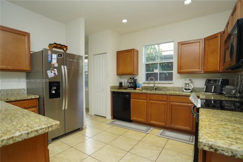 House in Homestead, Florida 4 bedrooms, 276.11 sq.m. № 1858667 - photo 7