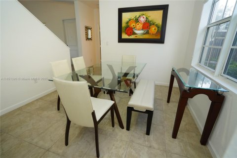 House in Homestead, Florida 4 bedrooms, 276.11 sq.m. № 1858667 - photo 8