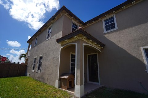 House in Homestead, Florida 4 bedrooms, 276.11 sq.m. № 1858667 - photo 18