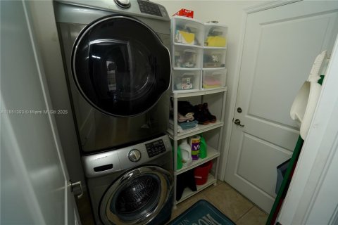 House in Homestead, Florida 4 bedrooms, 276.11 sq.m. № 1858667 - photo 20