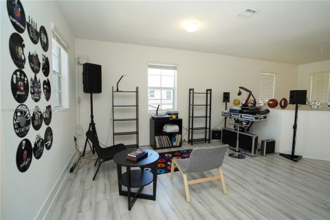 House in Homestead, Florida 4 bedrooms, 276.11 sq.m. № 1858667 - photo 28