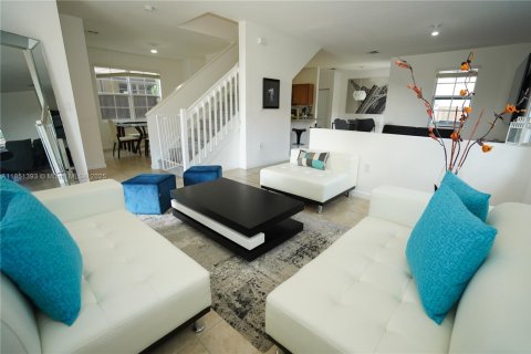 House in Homestead, Florida 4 bedrooms, 276.11 sq.m. № 1858667 - photo 12