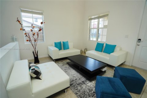House in Homestead, Florida 4 bedrooms, 276.11 sq.m. № 1858667 - photo 13