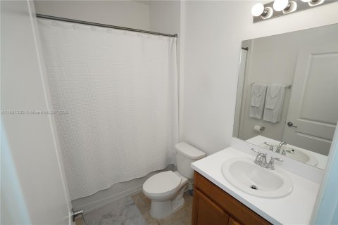 House in Homestead, Florida 4 bedrooms, 276.11 sq.m. № 1858667 - photo 14