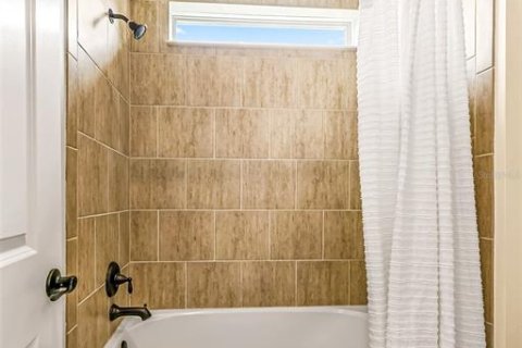 Купить виллу или дом в Уинтер-Гарден, Флорида 8 комнат, 331.85м2, № 2151486 - фото 23