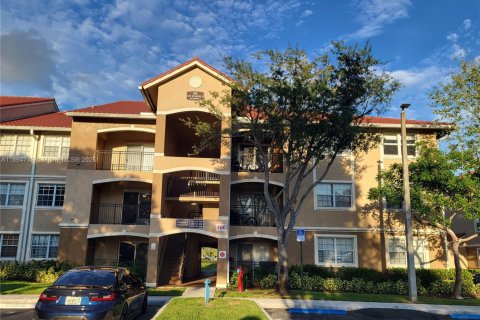 Condominio en venta en Pembroke Pines, Florida, 1 dormitorio, 64.1 m2 № 1957675 - foto 21