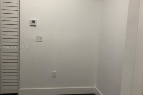 Condominio en venta en Pembroke Pines, Florida, 1 dormitorio, 64.1 m2 № 1957675 - foto 7