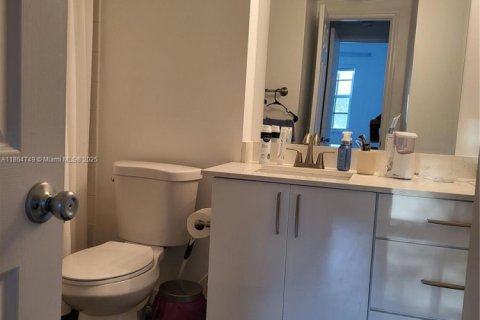 Condominio en venta en Pembroke Pines, Florida, 1 dormitorio, 64.1 m2 № 1957675 - foto 11