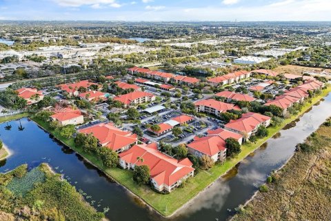 Condominio en venta en Pembroke Pines, Florida, 1 dormitorio, 64.1 m2 № 1957675 - foto 20