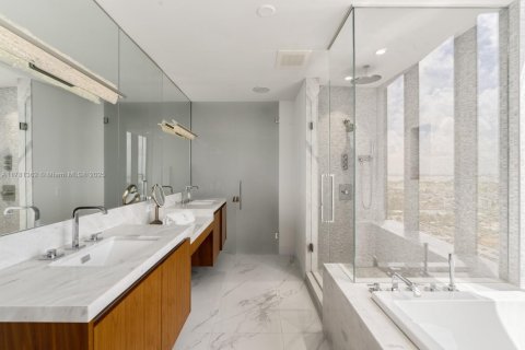 Copropriété à vendre à Bal Harbour, Floride: 3 chambres, 342.62 m2 № 1923375 - photo 16