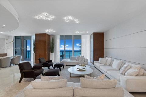 Copropriété à vendre à Bal Harbour, Floride: 3 chambres, 342.62 m2 № 1923375 - photo 3