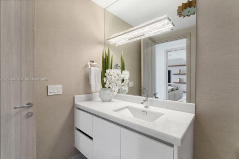 Copropriété à vendre à Bal Harbour, Floride: 3 chambres, 342.62 m2 № 1923375 - photo 24