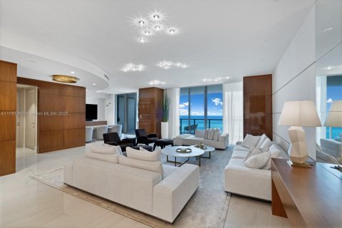 Copropriété à vendre à Bal Harbour, Floride: 3 chambres, 342.62 m2 № 1923375 - photo 2