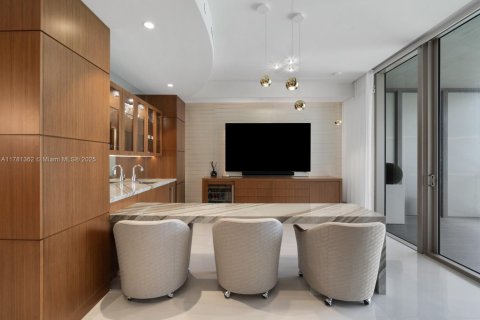 Copropriété à vendre à Bal Harbour, Floride: 3 chambres, 342.62 m2 № 1923375 - photo 7