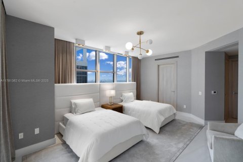 Copropriété à vendre à Bal Harbour, Floride: 3 chambres, 342.62 m2 № 1923375 - photo 29