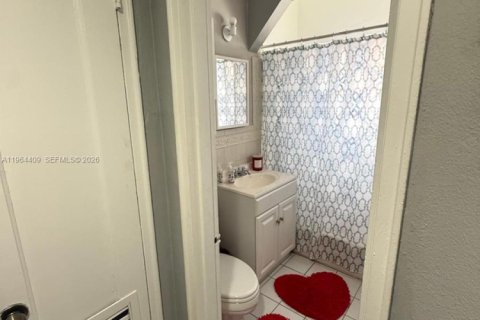 Condo in Miami, Florida, 2 bedrooms  № 2081112 - photo 7